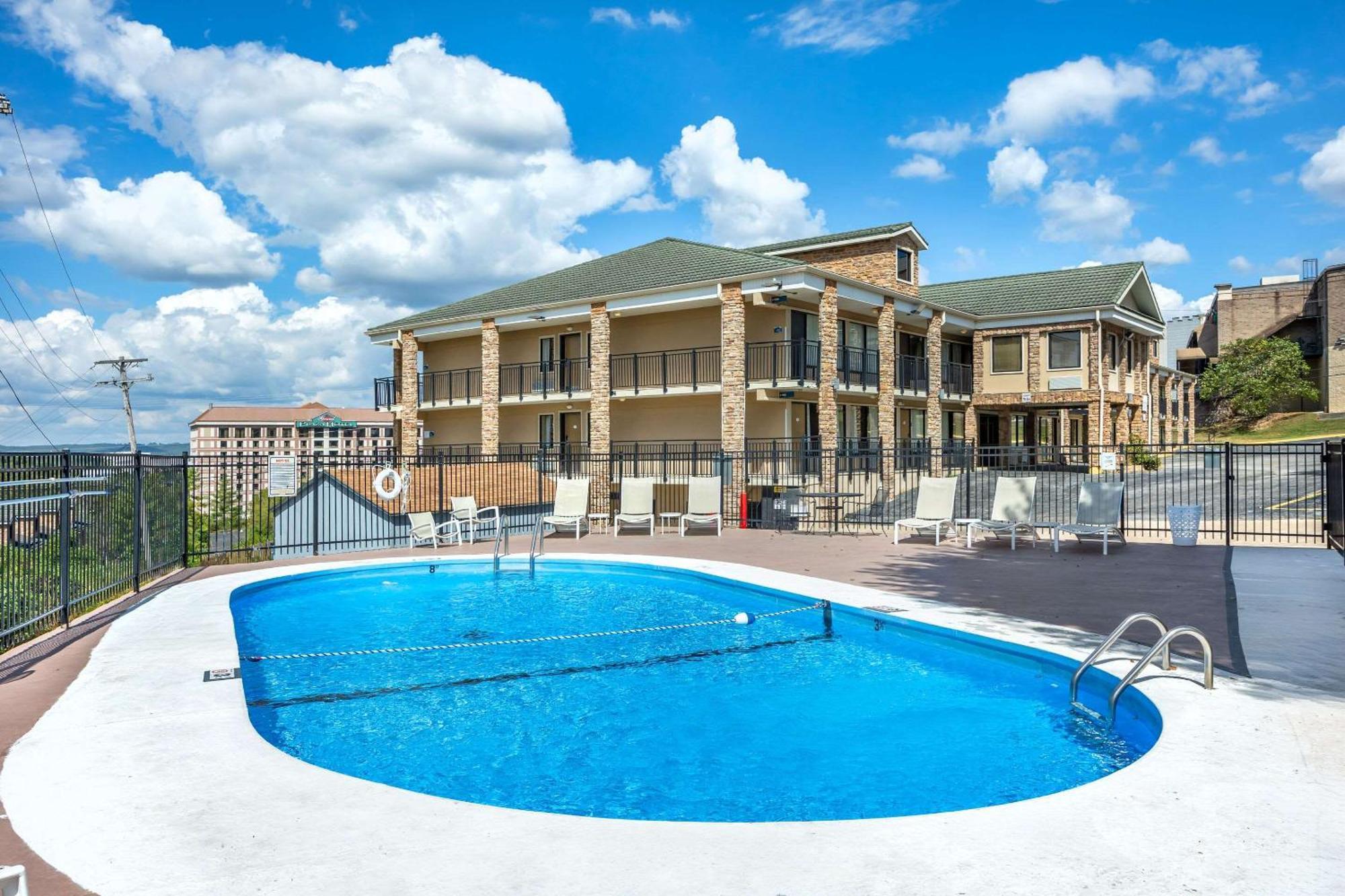 Suburban Studios Branson On The Strip Extérieur photo