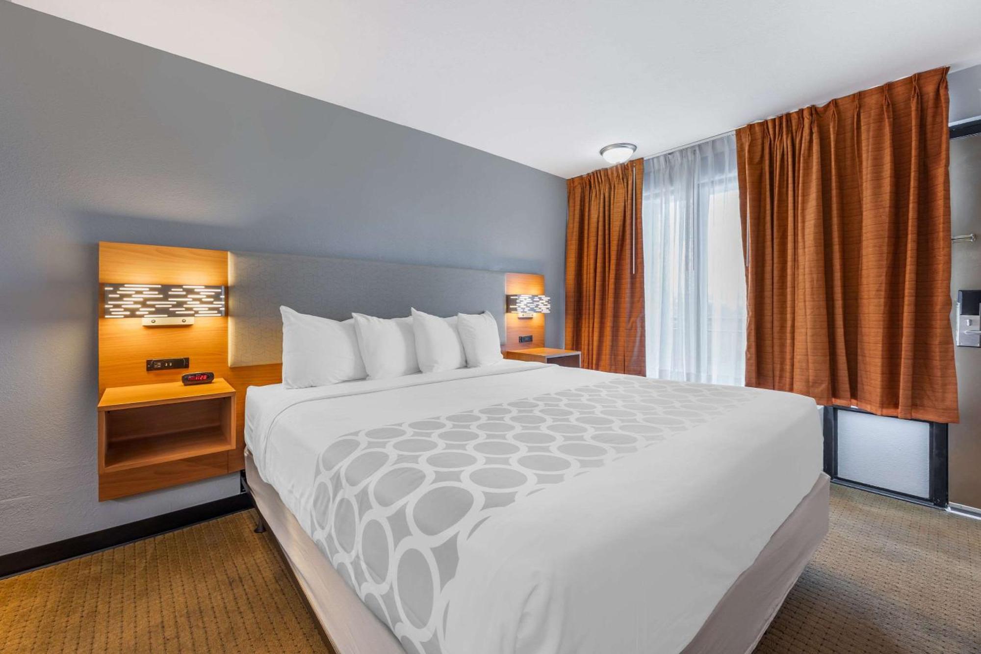 Suburban Studios Branson On The Strip Extérieur photo